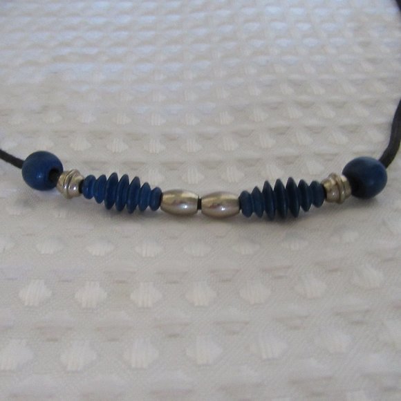 Choker Necklace on a rope add to a bundle 4 for $20.00 to get discount - Picture 4 of 5